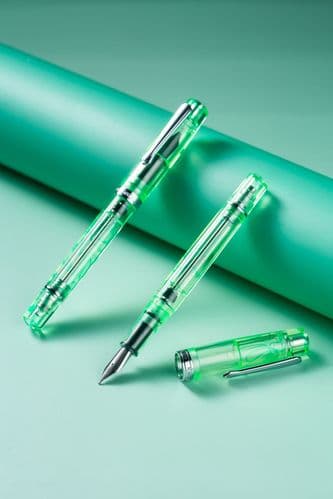 **Nahvalur - Original Plus Fountain Pen - Altifrons Green