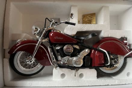 1948 INDIAN die-cast CHIEF V-TWIN by GUILTOY 1:10 . Perfect but box  poor with clear film missing