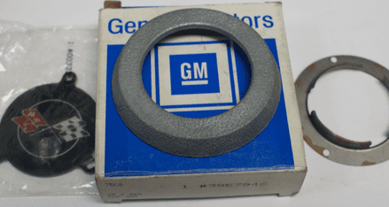 1968-75 C3 GM 3957946  NOS ,Steering Wheel Horn Button Assembly,GM 3957946,New