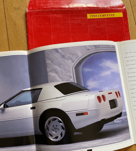 1991 C4  Corvette 32 -pages + 2 gatefolds Brochure  in original envelope  Not ZR1 B91