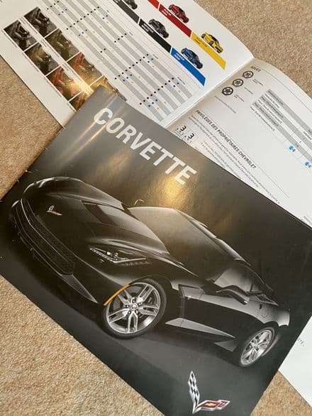 2014  C7  16-page French language  Corvette Brochure B14F