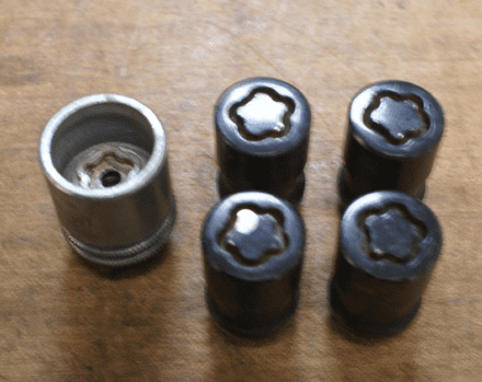 Lock Wheel Nut Set (Fits 16" Wheels),Black,Used