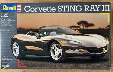NEW   Corvette STING RAY III  Model KIT 1/25 scale  Revell 07361