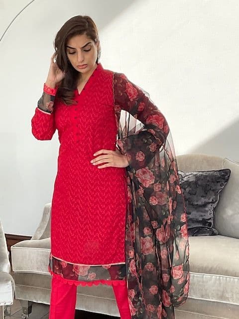 Qwaish Collection Red Chicken and Organza Flower Duppatta