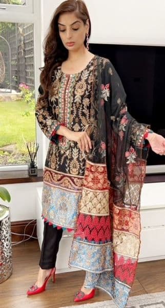 Zainab Black Tapestry, Zari and Mirror Deluxe Suit